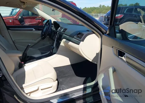 2017 Volkswagen Passat 1.8T R-Line из США, поврежденный, VIN 1VWDT7A39HC037405